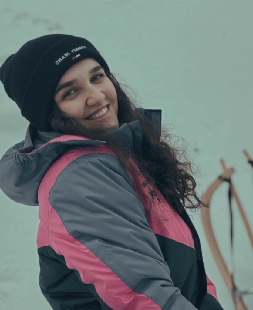 This image has an empty alt attribute; its file name is Image-3-1-834x1024.jpg